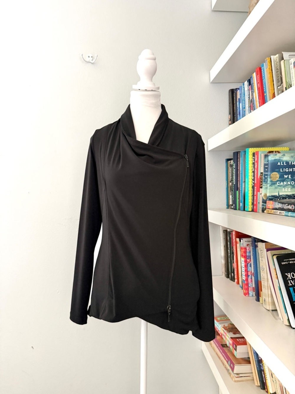 Anatomie Black Lightweight zip side front jacket, athletic style XS